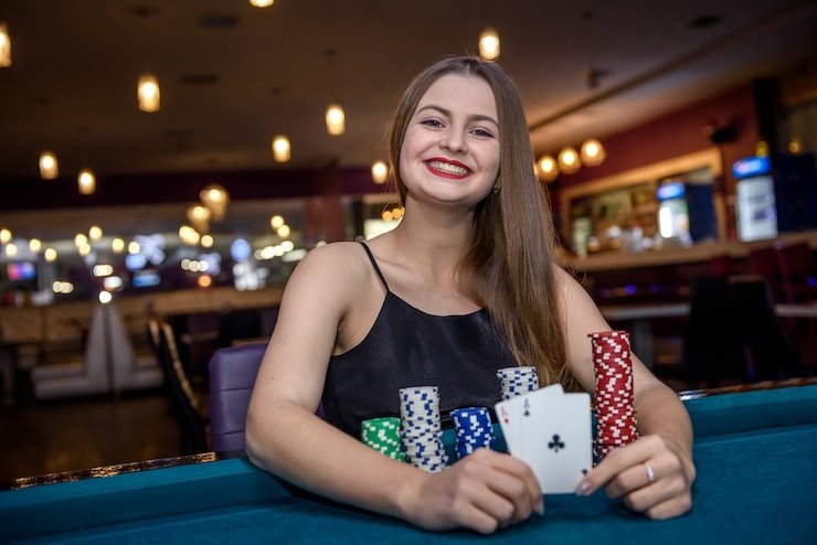 Pengguna menikmati taruhan olahraga melalui aplikasi mobile kingbet dengan antarmuka responsif